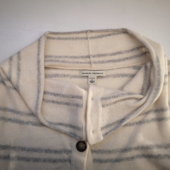 Banana Republic Ladies Cream & Grey Stripe Sweater - Picture 4 of 11